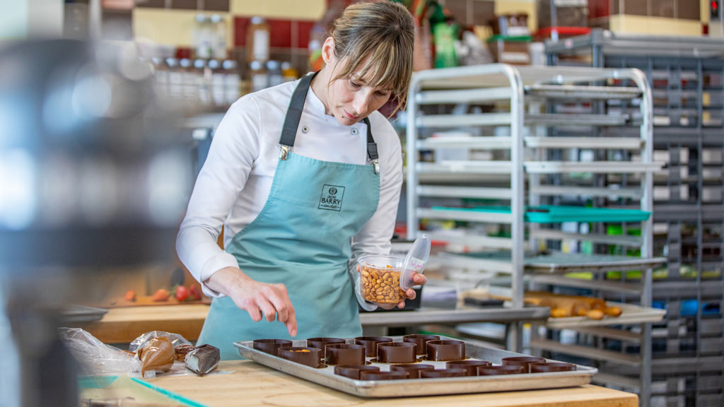 Lauren Haas demonstrates various techniques for making boutique plant-based pastries and chocolate confections.