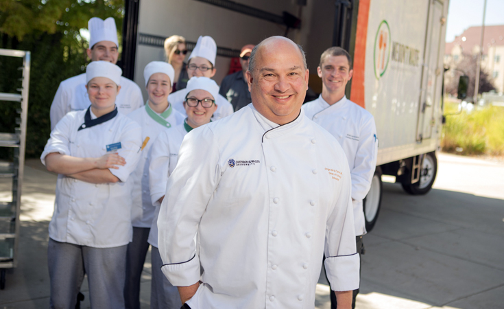 Dean de la Torre and his students reduce food waste with We Don’t Waste. Dean de la Torre and his students reduce food waste with We Don’t Waste.