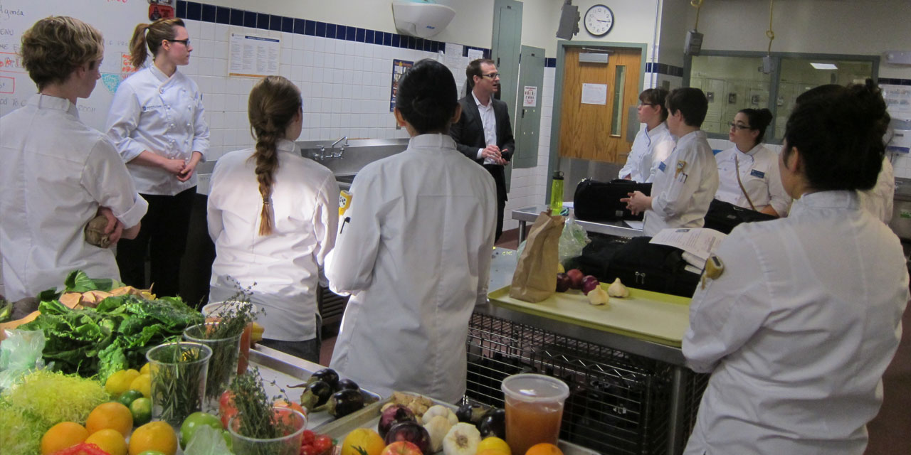 JWU Providence Chef Todd Seyfarth teaching nutrition to Brown medical students.