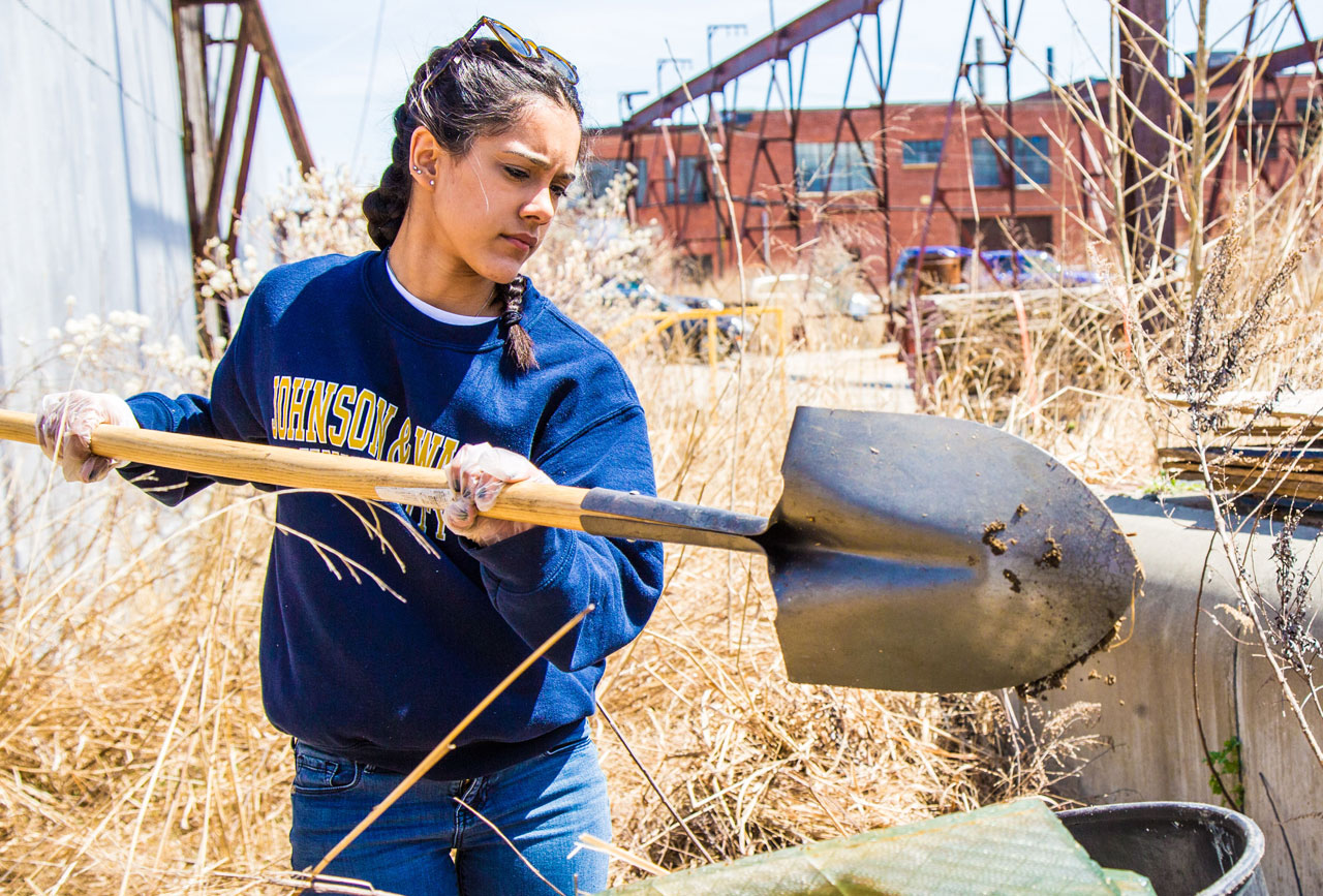 Alejandra Merced at the steel yard.