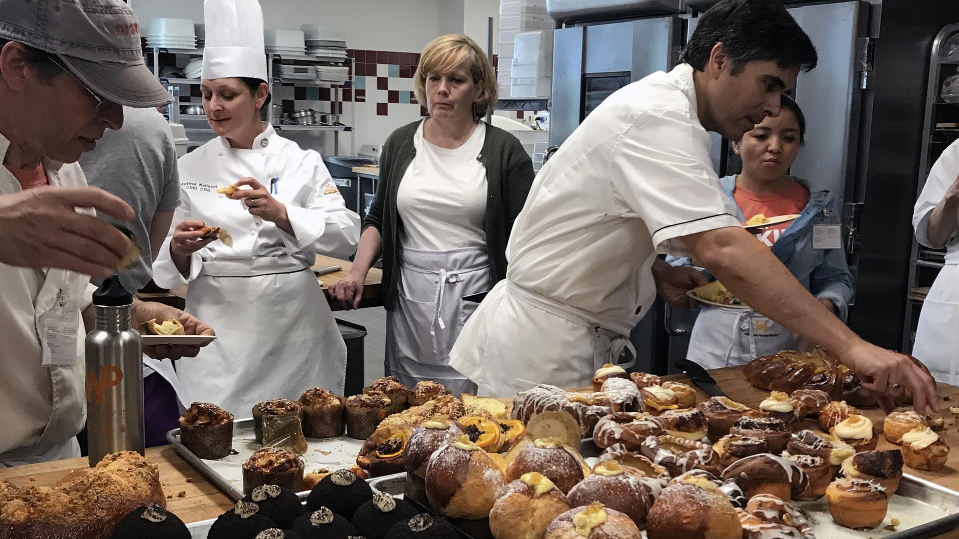 Working lab session to create breads and pastries featuring honey.