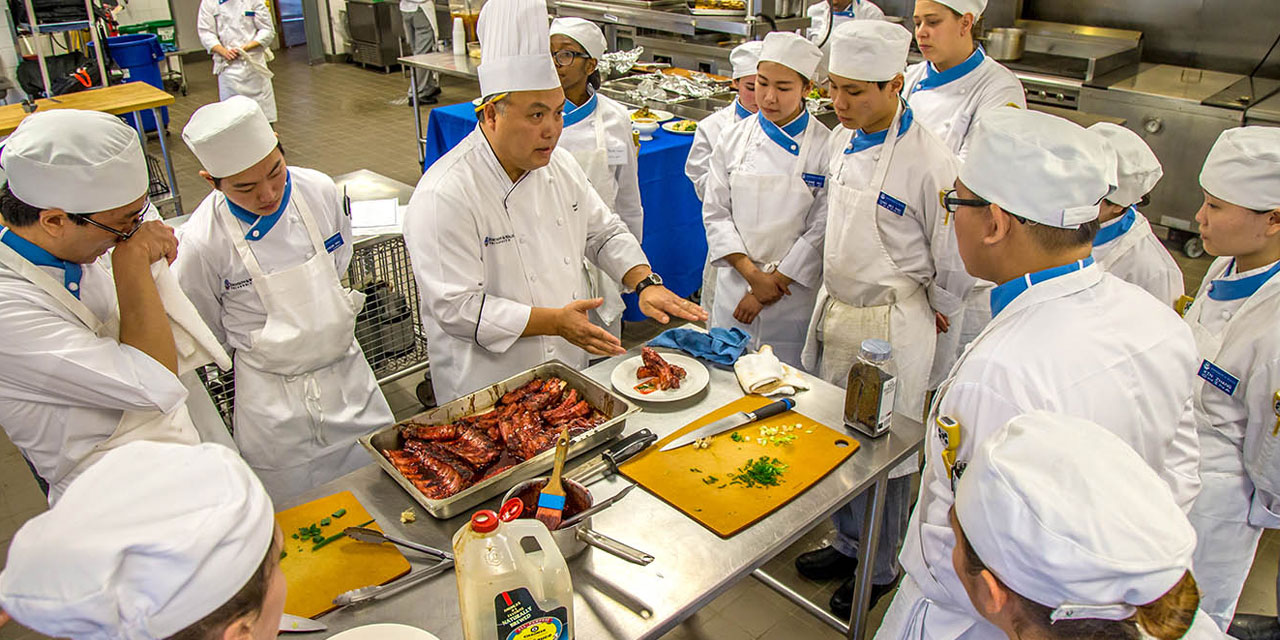 Students during Chef Pal's lab.