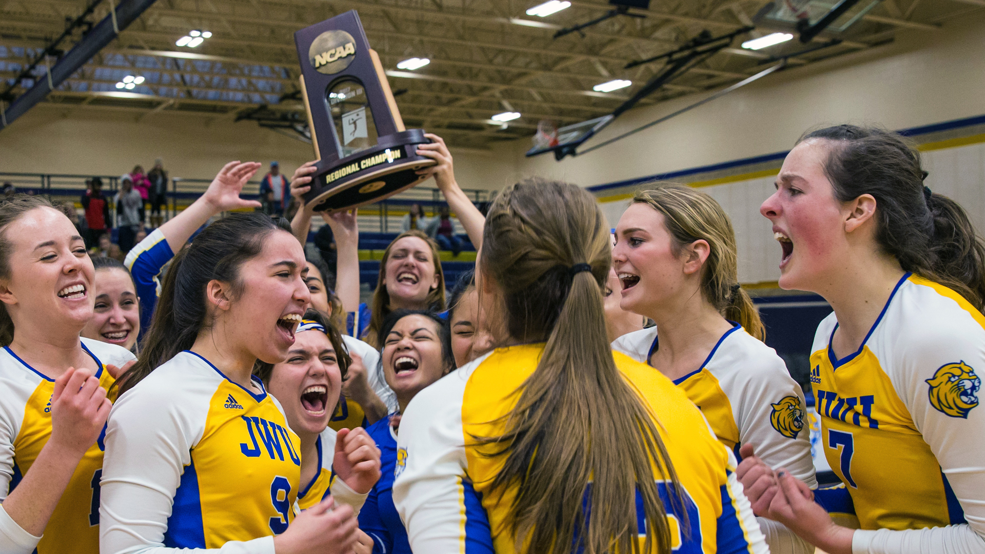 Kate (far right) and the team defeat MIT at 2016 NCAA Regional Championship