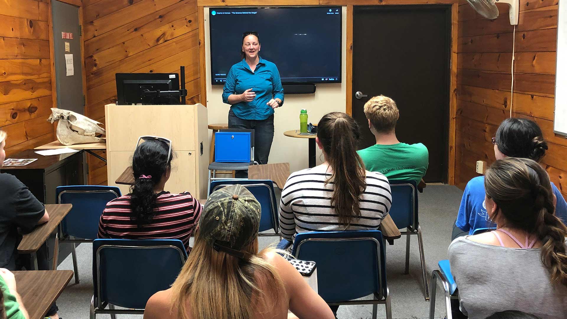 Jackie Bowser talks to Equine Students