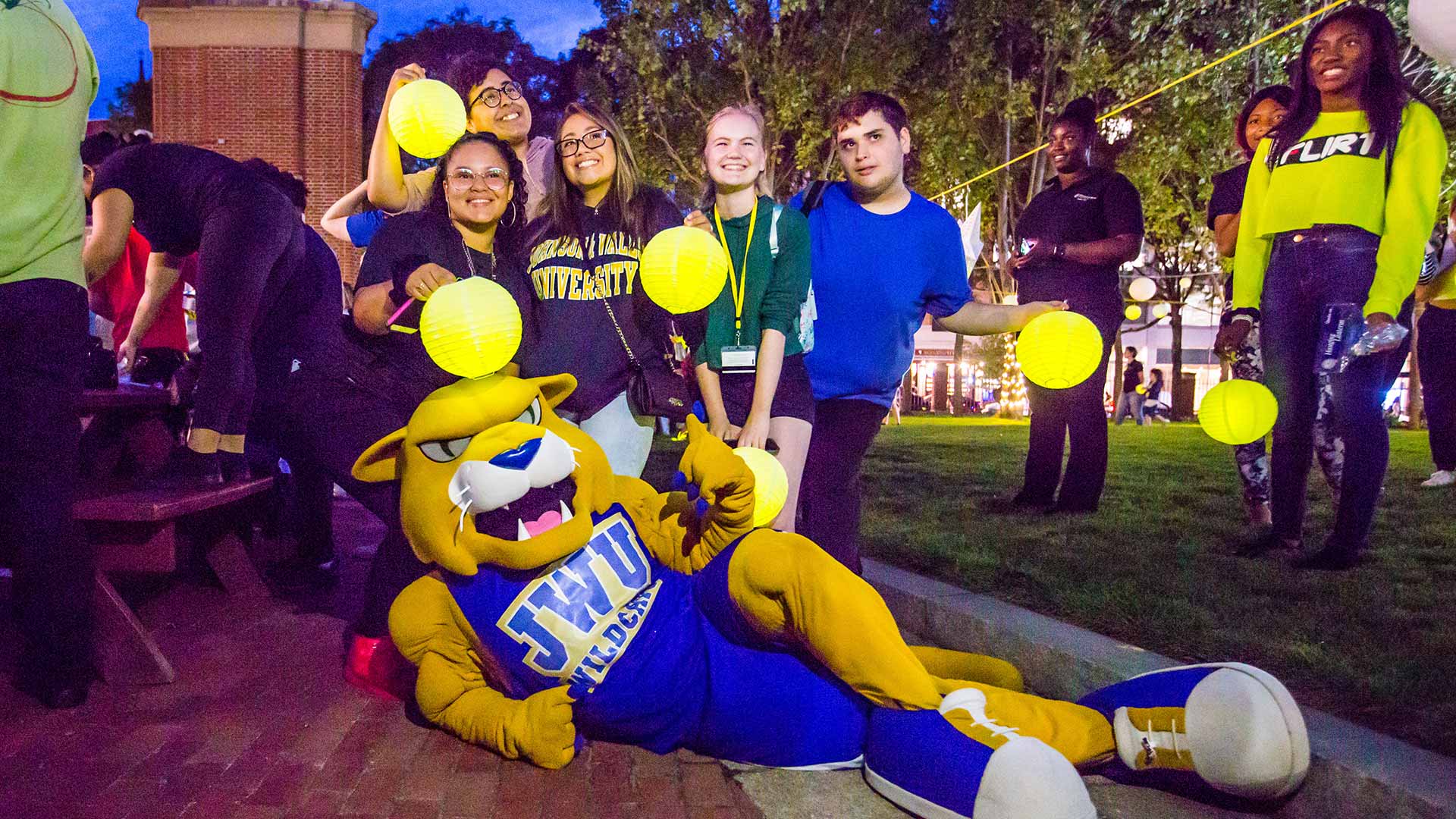 Wildcat Willie with students