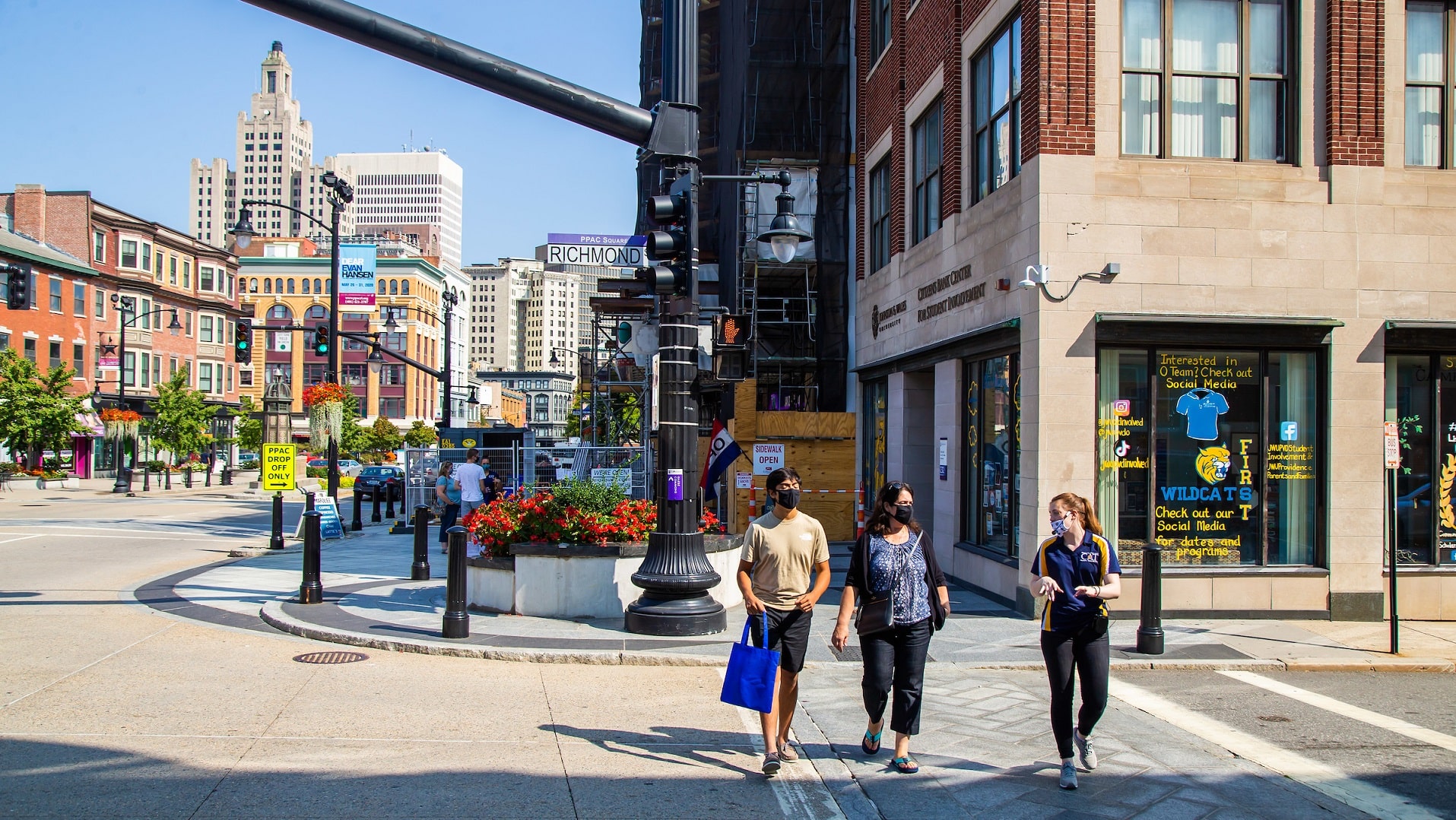 Family tours downtown with admissions rep