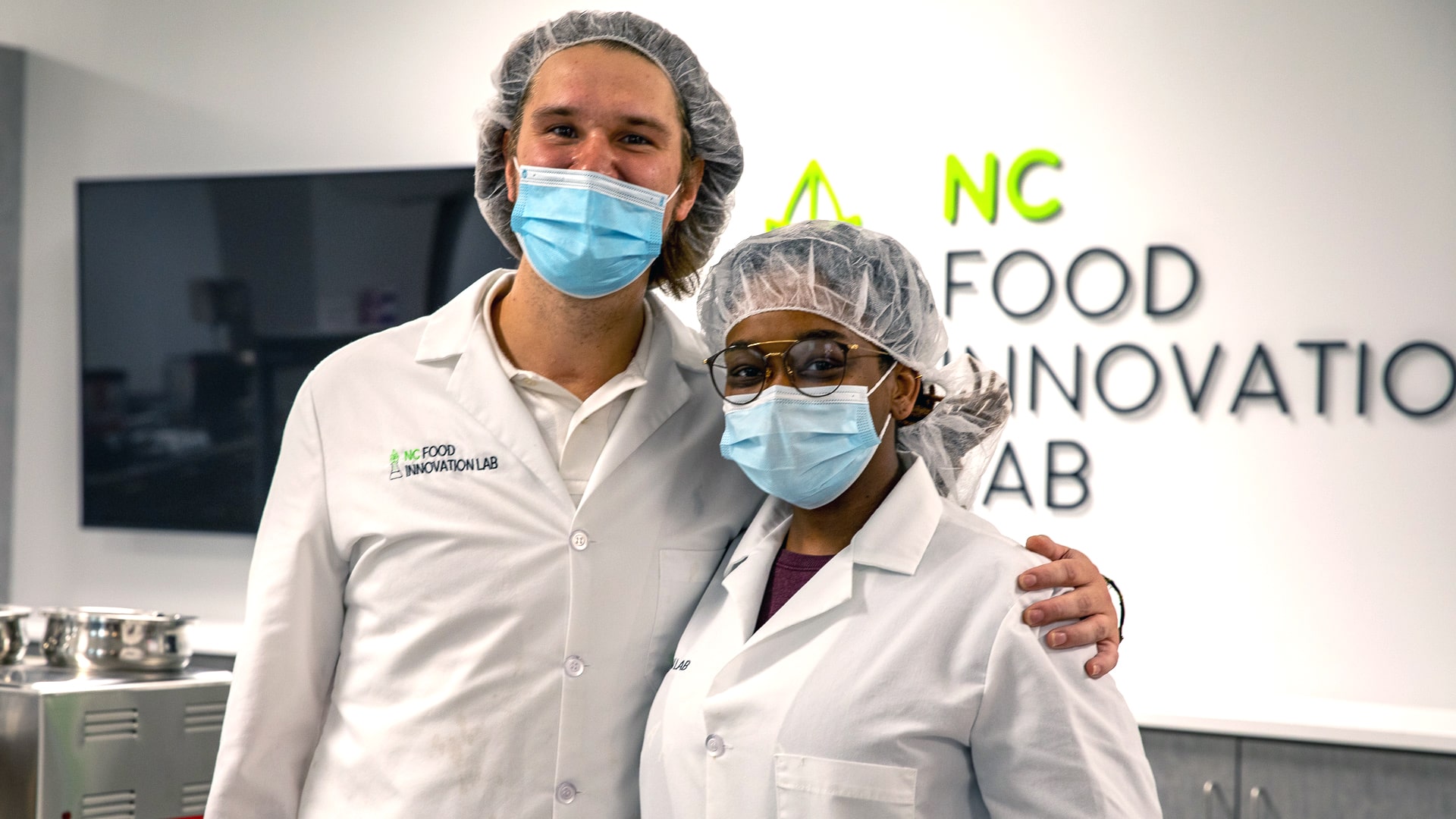  Chris Patillo '21 and Emilize Momplaisir '21 interning at the North Carolina Food Innovation Lab in Kannapolis, N.C.