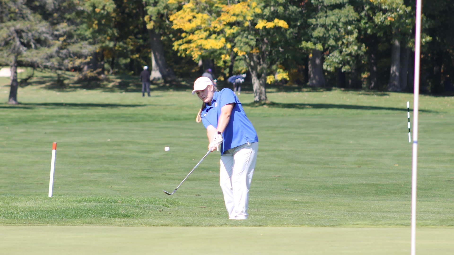 Michaela Hawkins putting