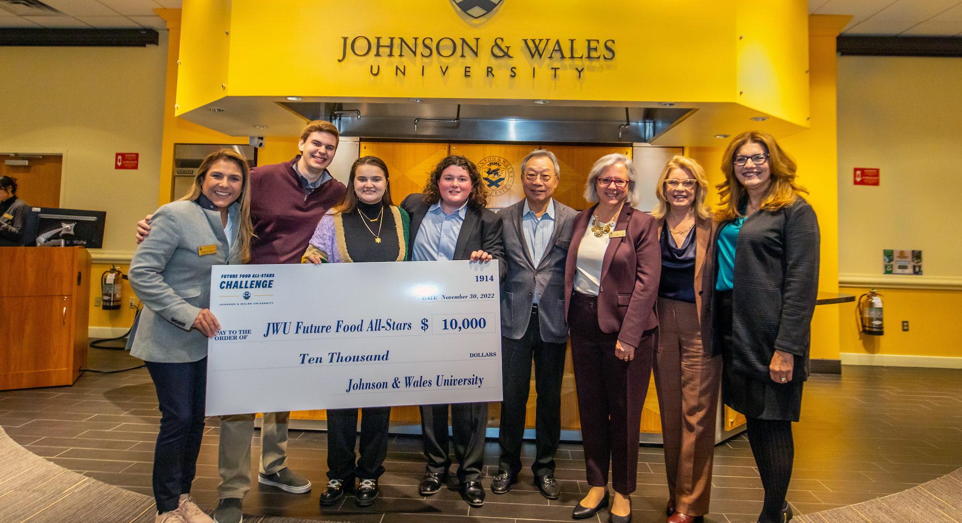 2022 Future Food All-Stars winner Symbiotic Creations with the judges, campus president and Chancellor.