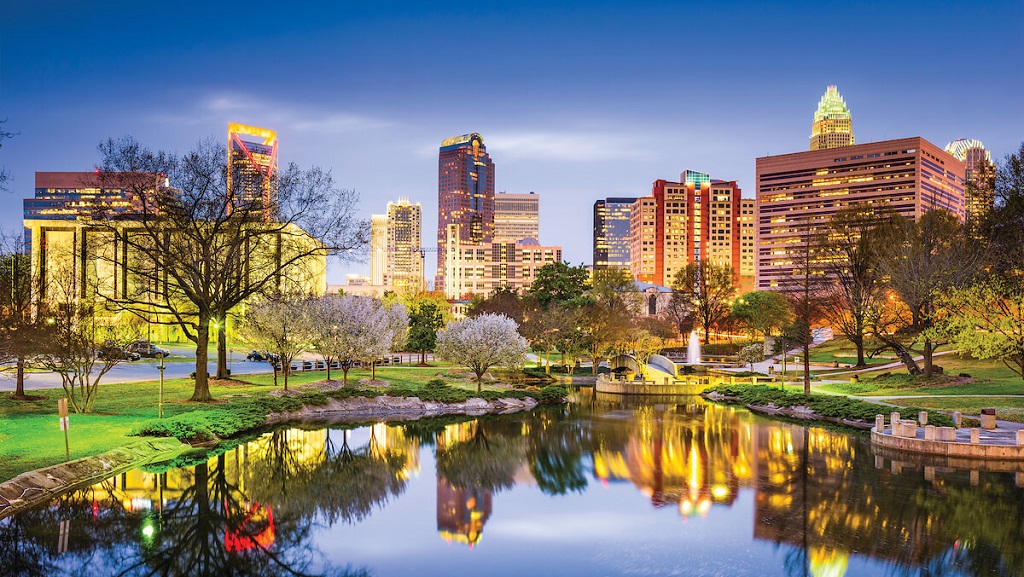 uptown charlotte, nc skyline at night