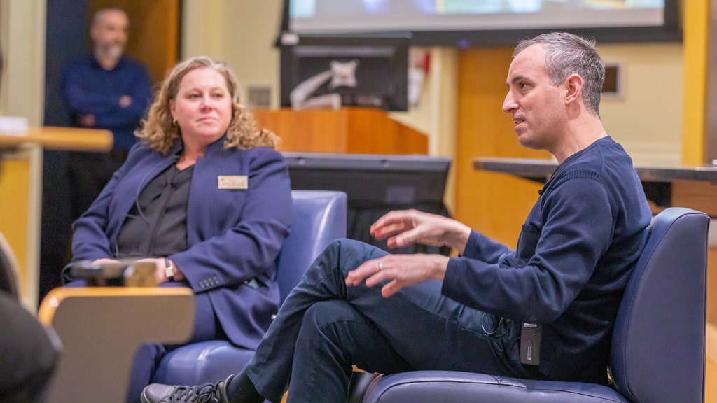 Will Guidara in conversation with Assistant Professor Jennifer Parisi.