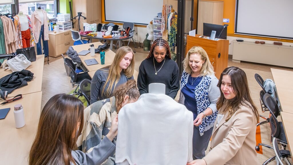 students in JWU's retail lab