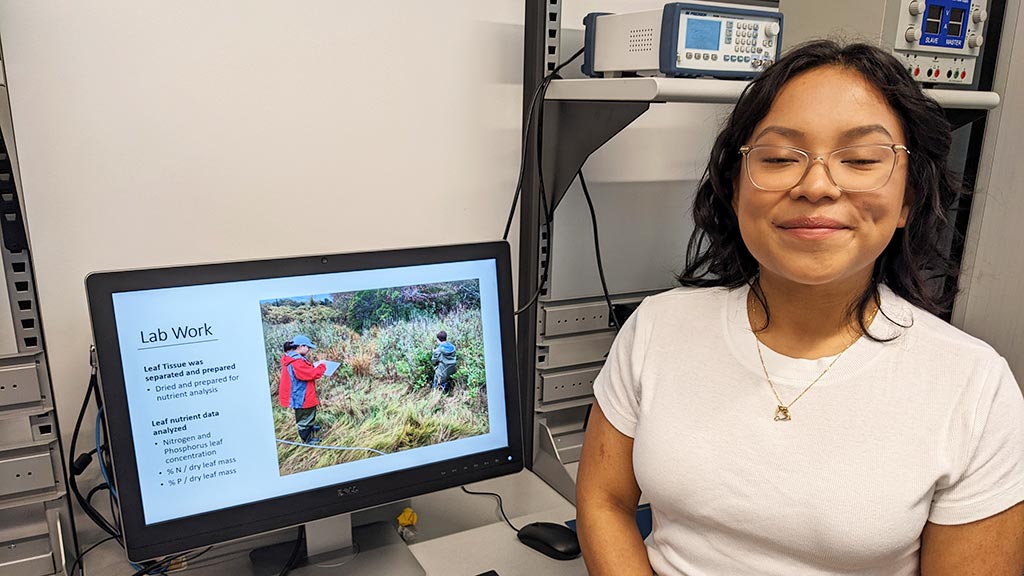 Biology major Juliane Bravo-Perez '23 shares her experiences in the (literal) field