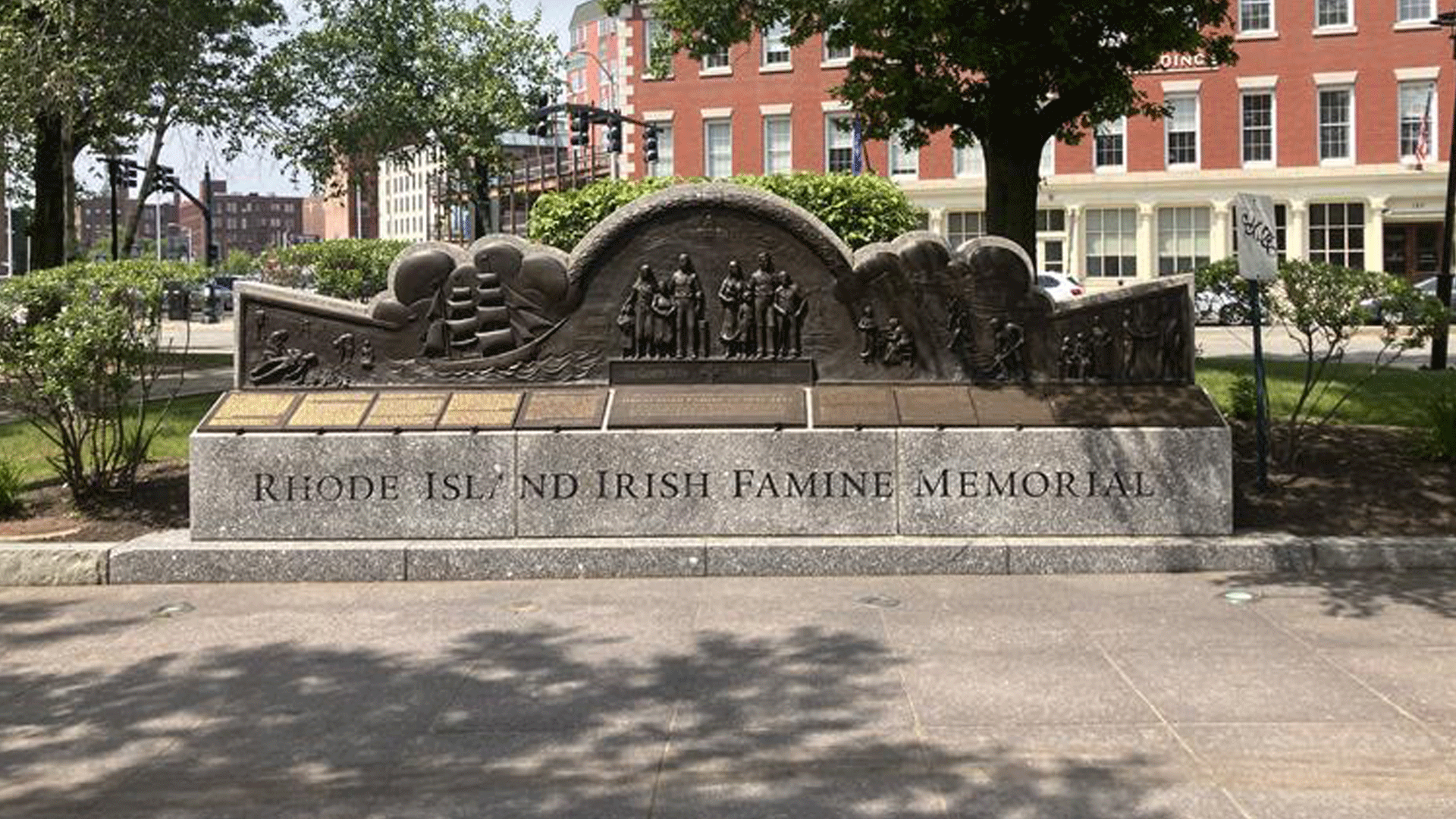 irish-famine-memorial-sculpture