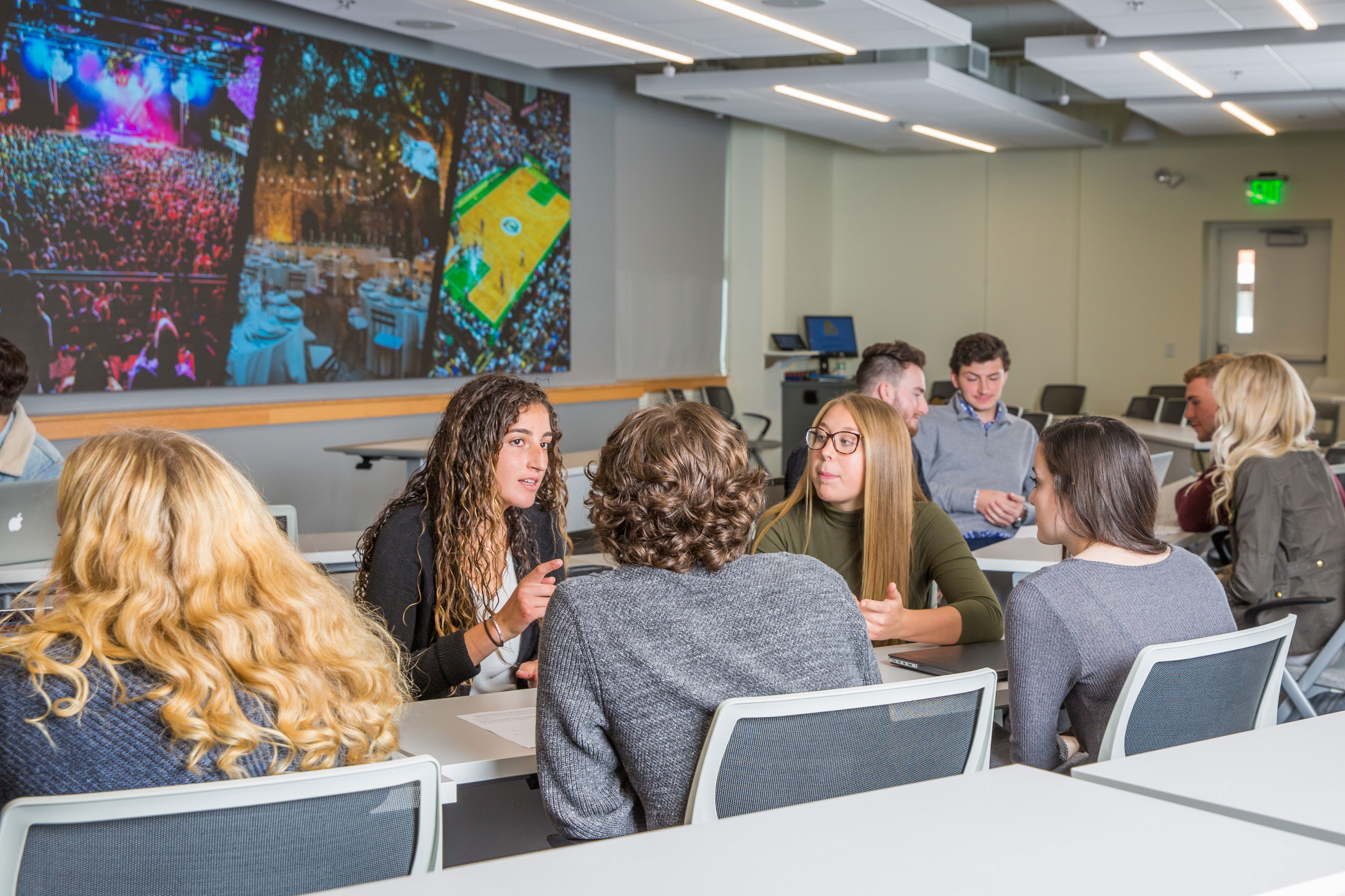 Hospitality students in SEEM lab