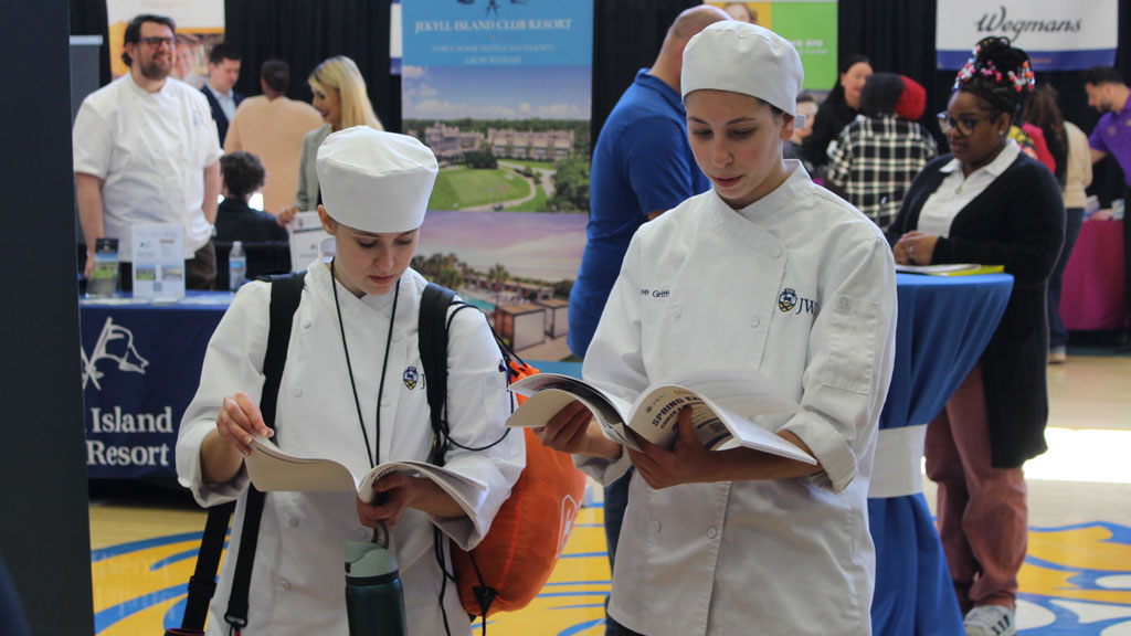Photo of students and employers at the Spring Expo 2026 Career and Internship Fair
