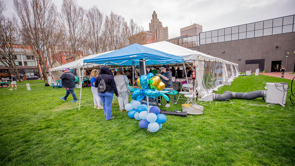 JWU Jam Fest brought music, thrifted fashion & food to Gaebe Common.