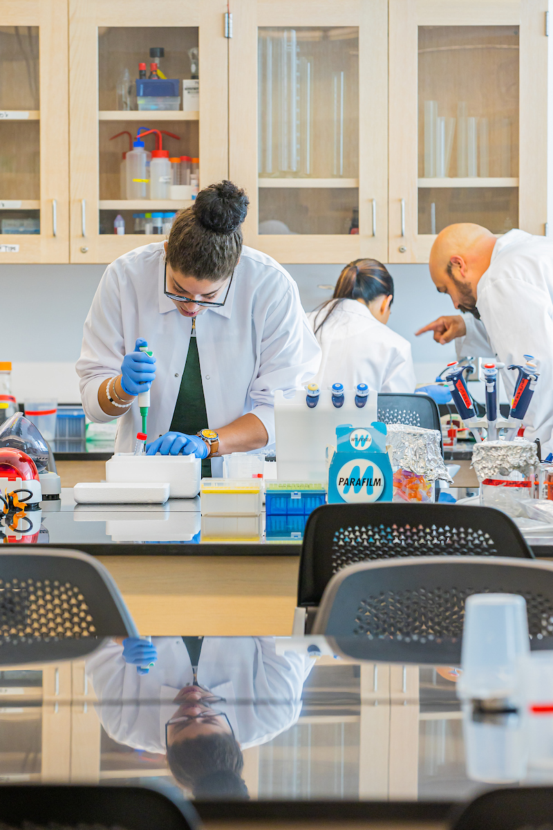 Student in biology lab during class