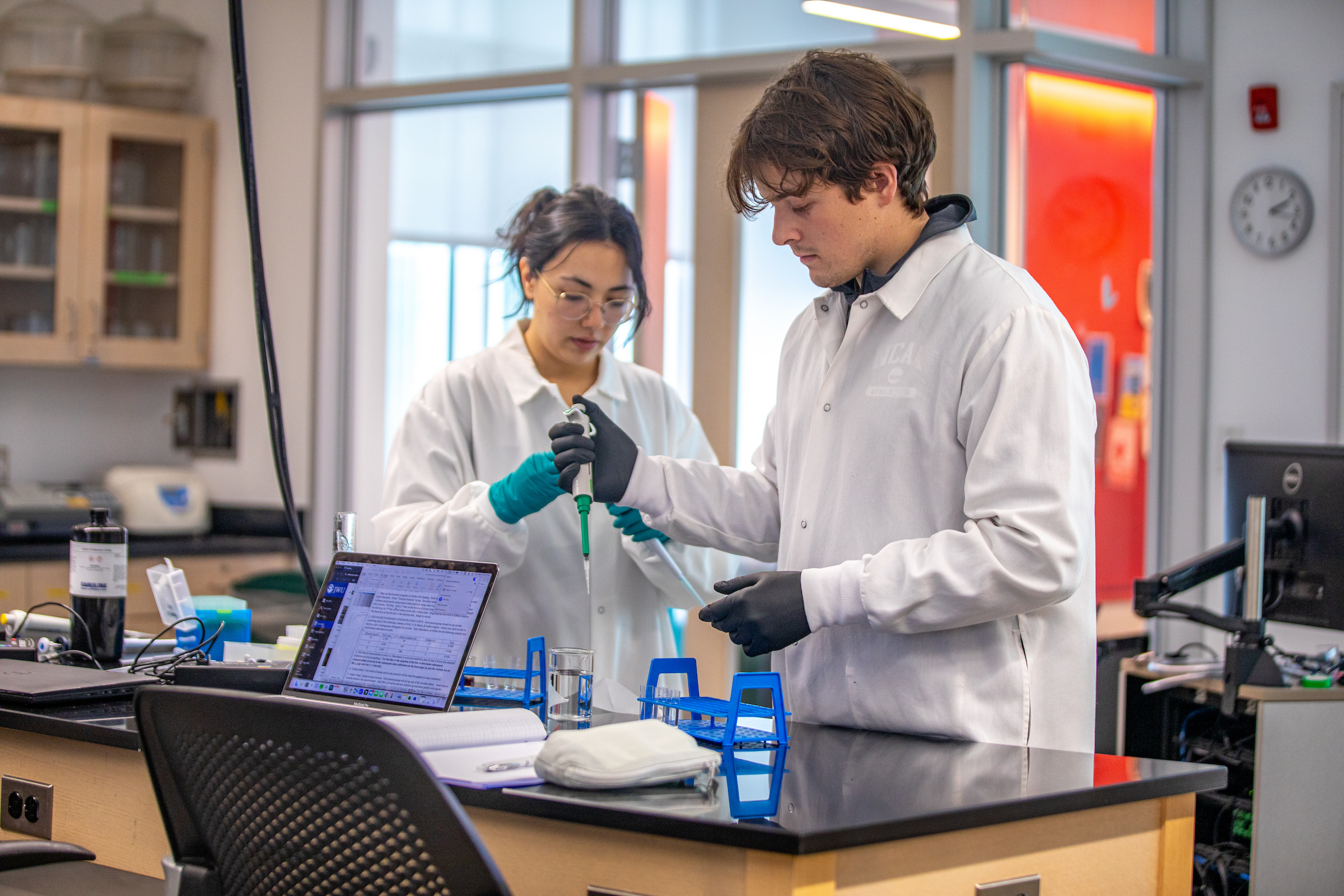 Biology students in lab