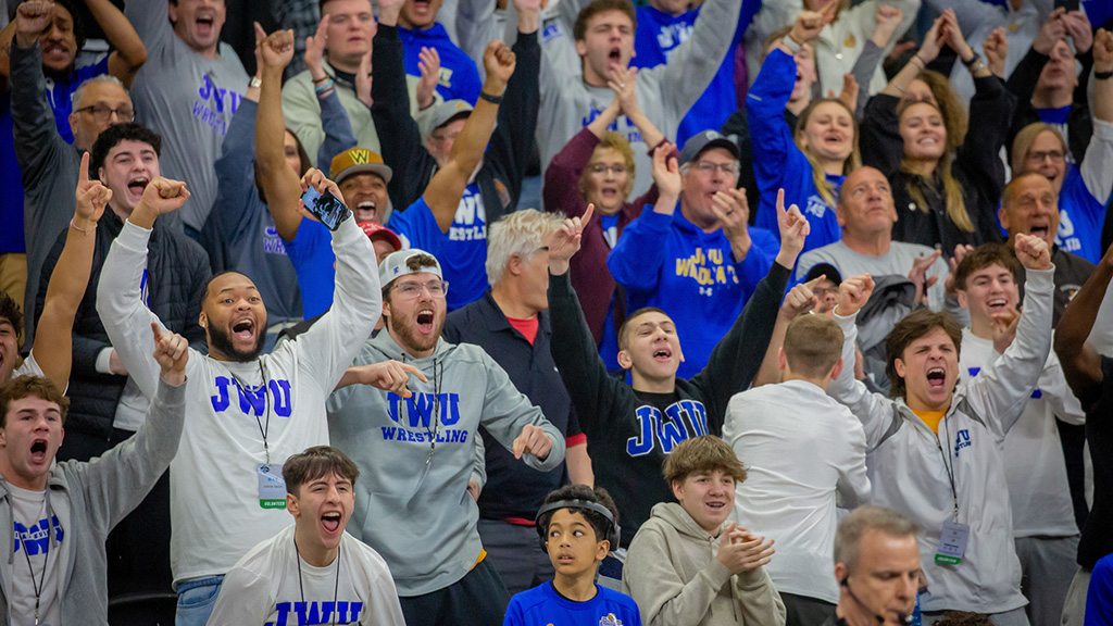 The cheering crowd at the NCAA Wrestling tournament