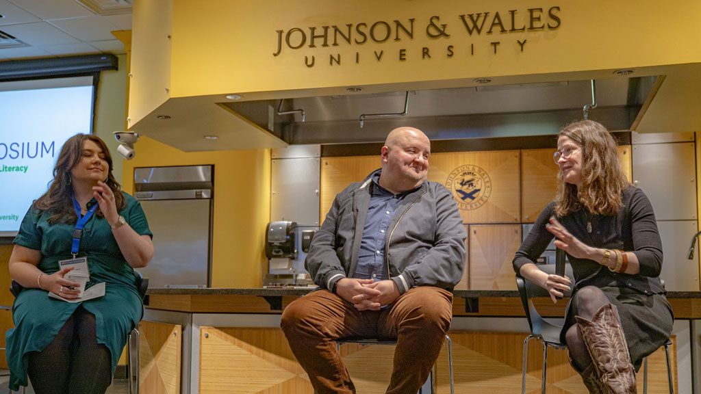 Alexa Gagosz (Boston Globe), Mike Kostyo (Menu Matters) and Kat Craddock (Saveur) discuss food trends.