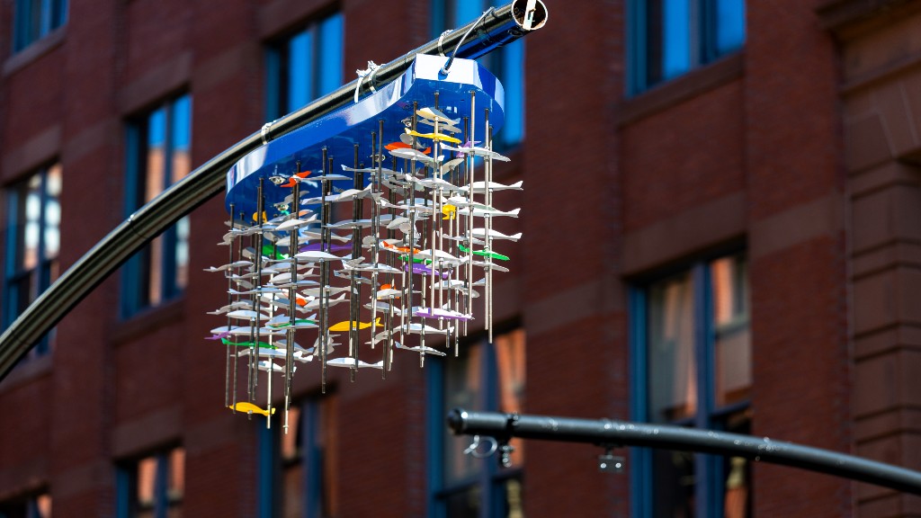 school of fish sculpture from side angle